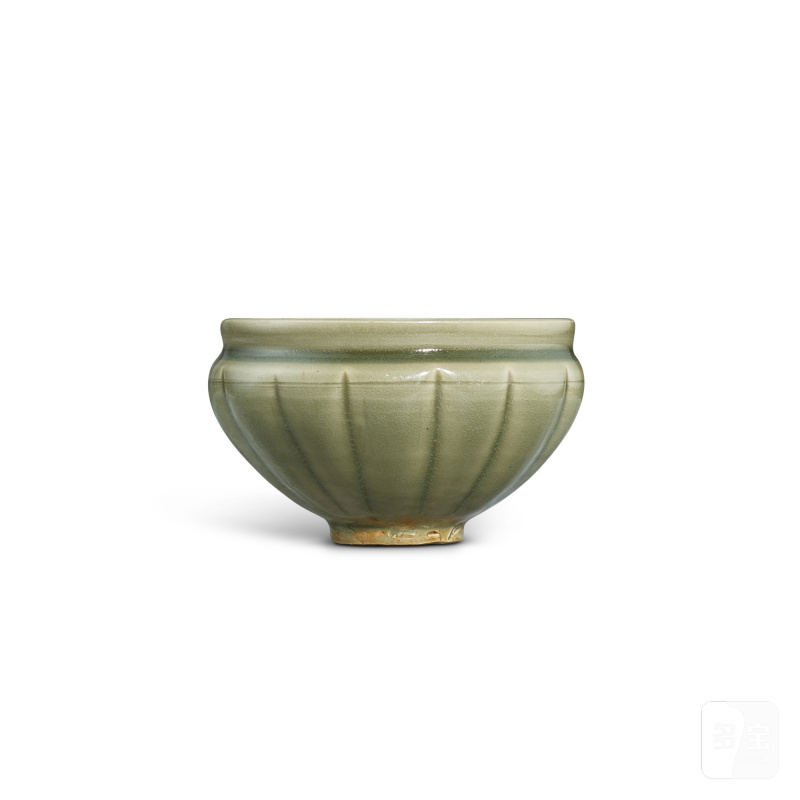 A Yaozhou celadon-glazed melon-form bowl, Northern Song - Jin dynasty | 北宋至金 耀州窰青釉瓜棱式缽 - 图1